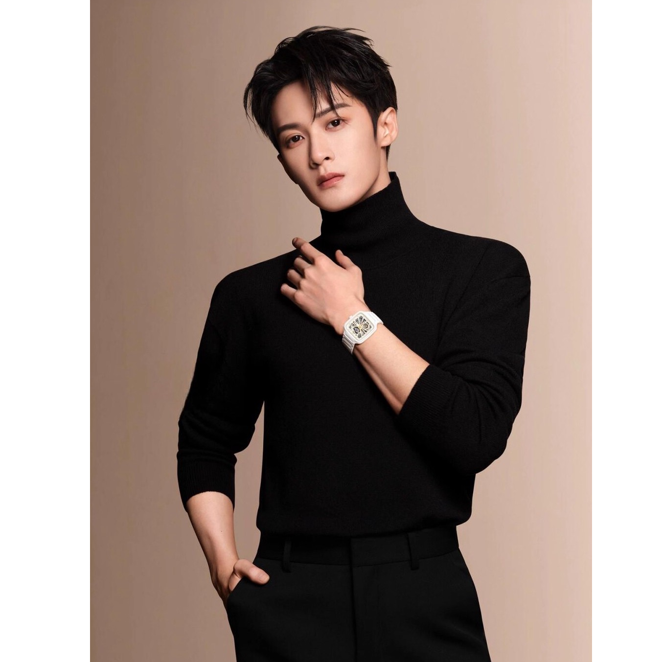 檀健次同款高领毛衣男士秋款黑色修身套头围脖保暖中领打底衫潮