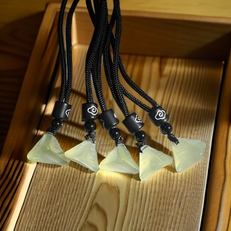 蛇纹石玉发一个粽子吊坠
