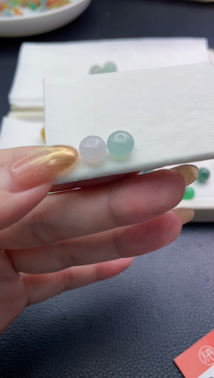 未镶嵌定制翡翠**珠子