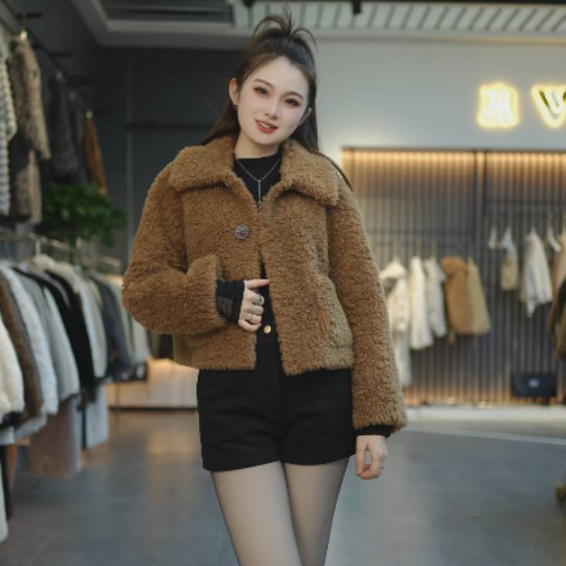 【璀璨人生】网红款翻领休闲时尚加厚保暖女士皮外套29820