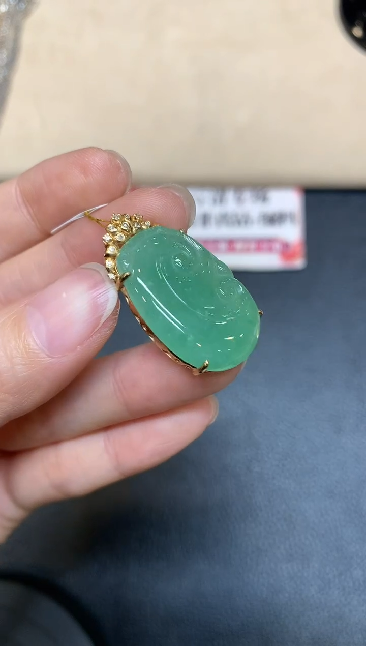 【闪购商品】翡翠颈饰18K金镶嵌【无鉴赏期