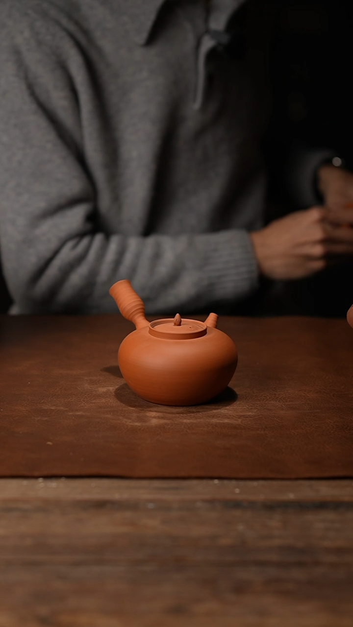 九**主025红泥侧把煮水壶