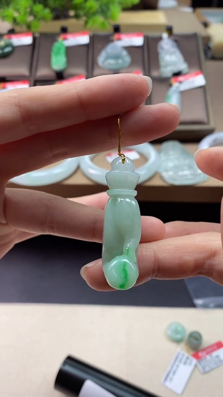 【闪购商品】翡翠颈饰未镶嵌佛手