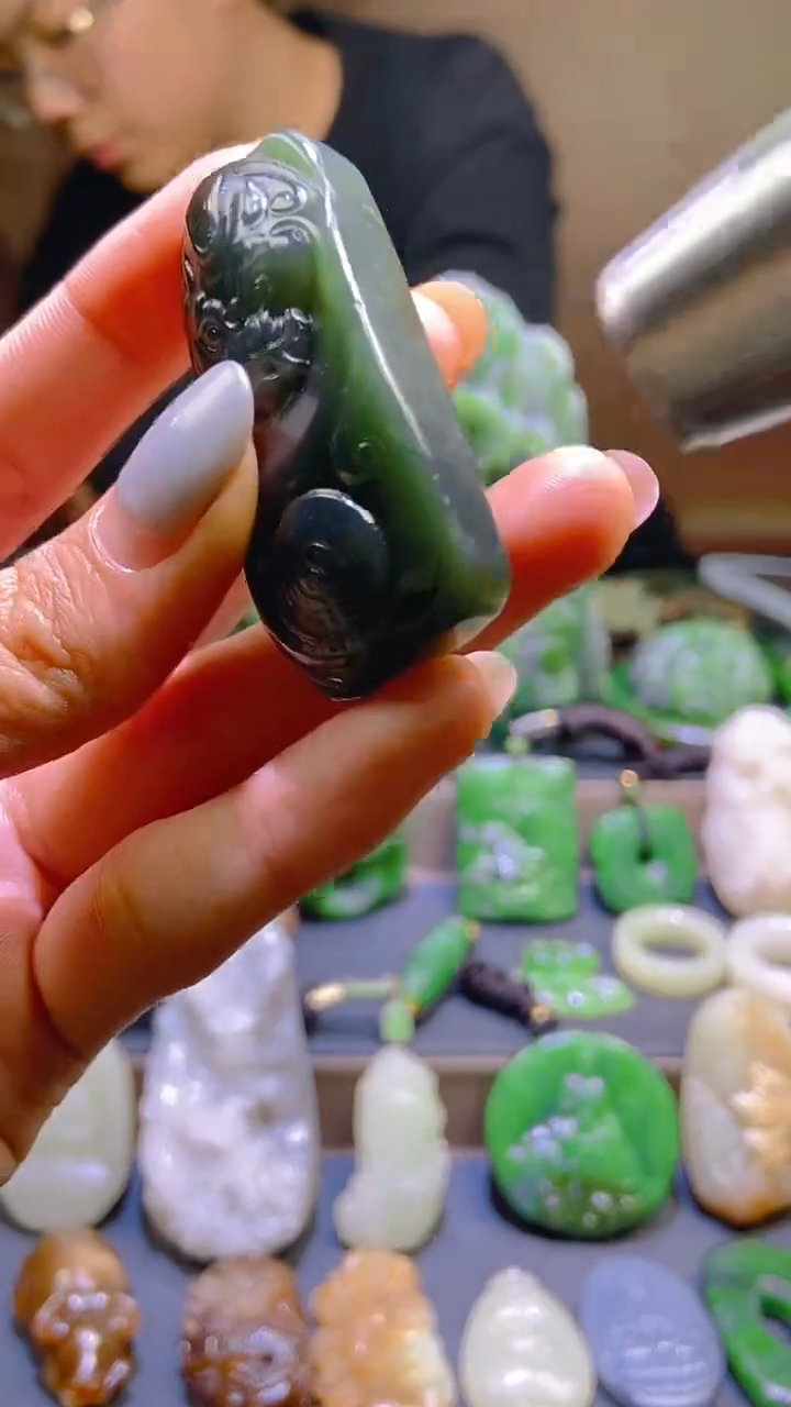 颈饰未镶嵌和田玉1