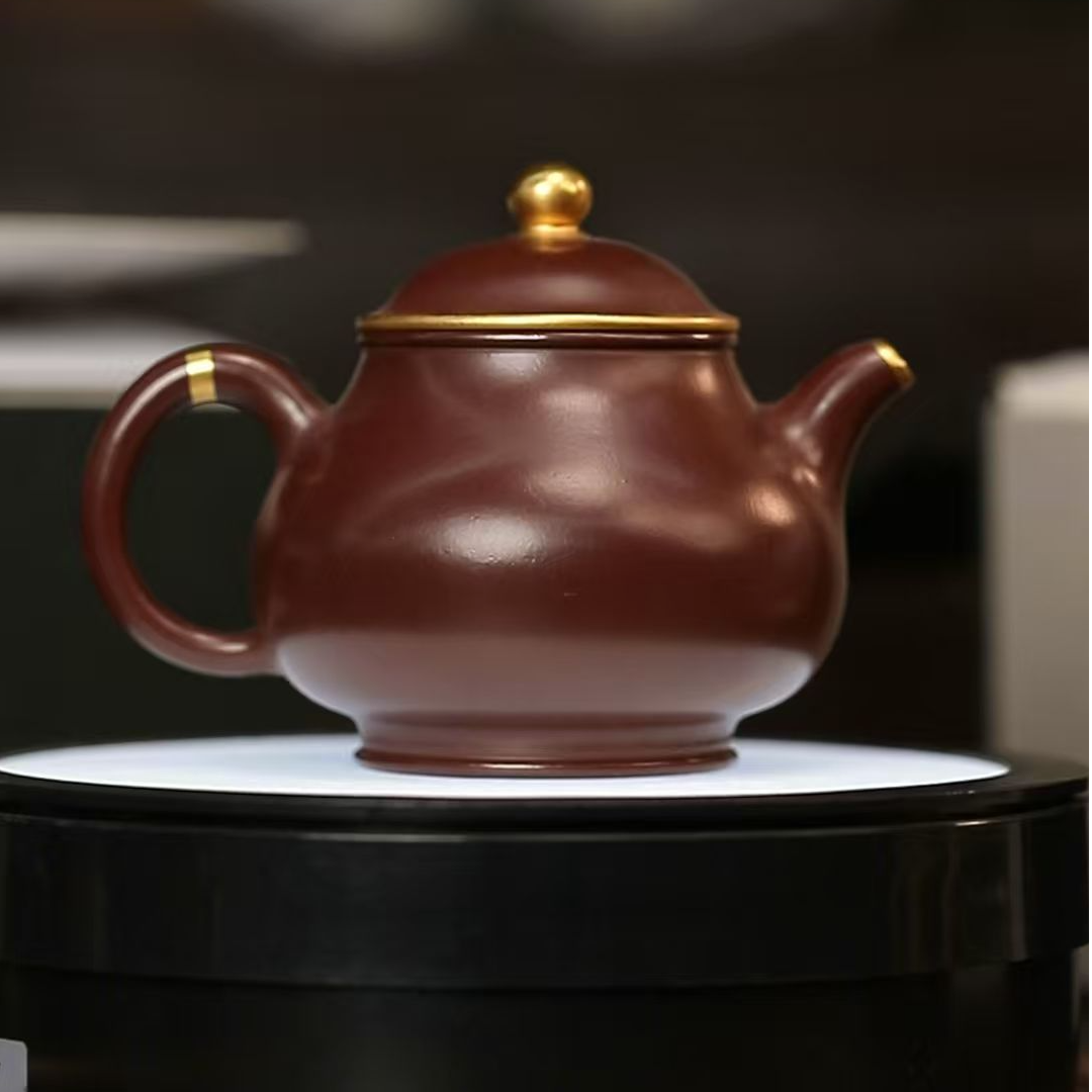 11.24/z00535/方玉兰/紫玉砂潘壶