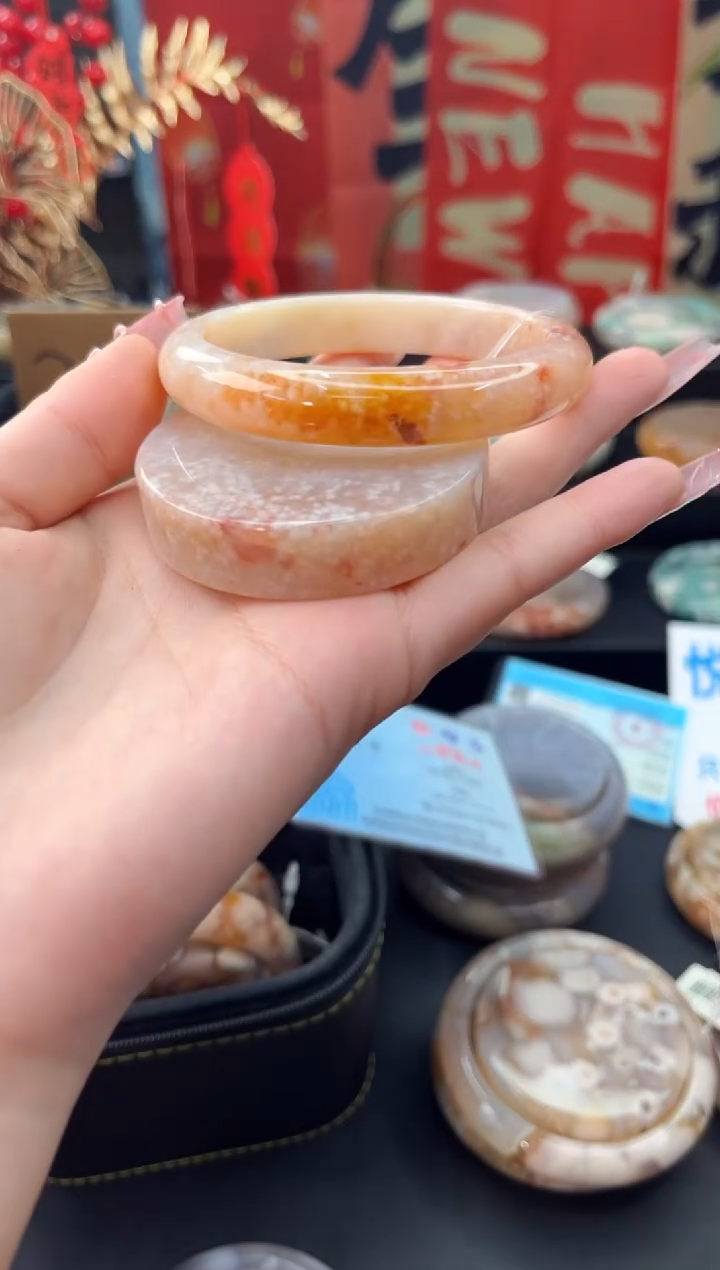 【闪购商品】石英质玉手镯未镶嵌赠送镯心（59圈口）