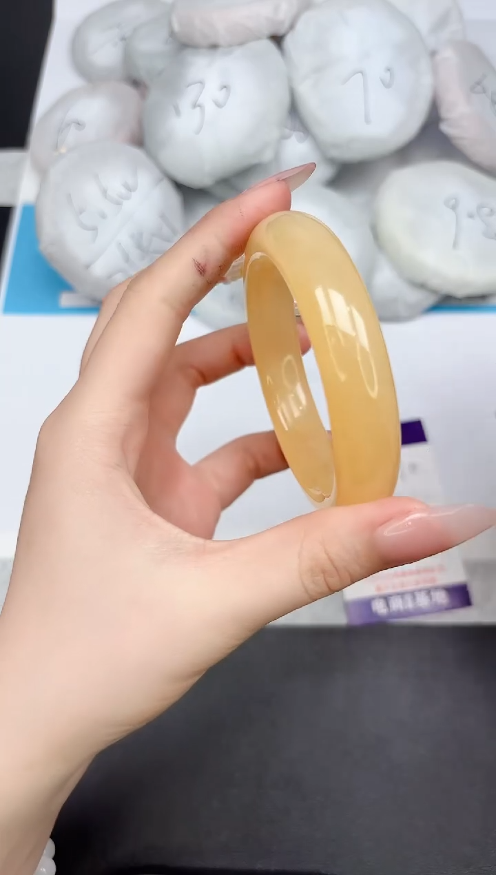 【闪购商品】石英质玉手镯未镶嵌370-56