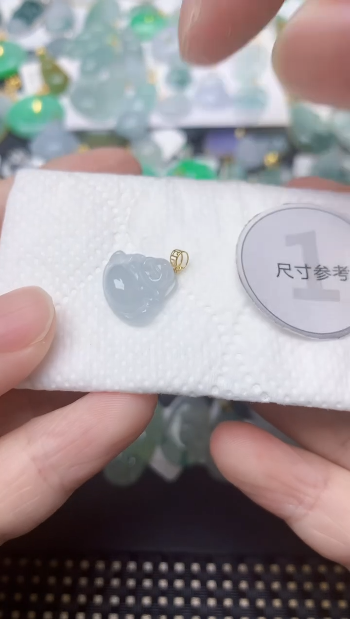 翡翠18K金镶嵌颈饰天然缅甸A货翡翠