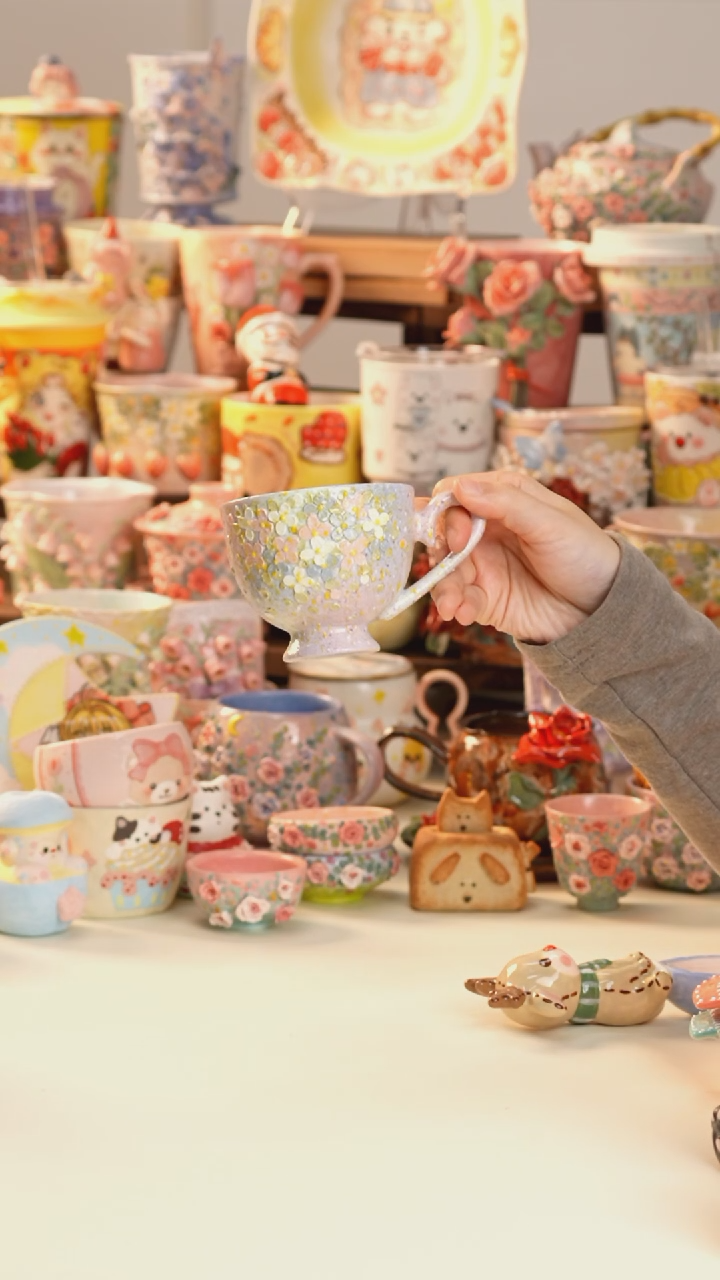 摆件陶景德镇釉下彩手绘设计师款陶瓷