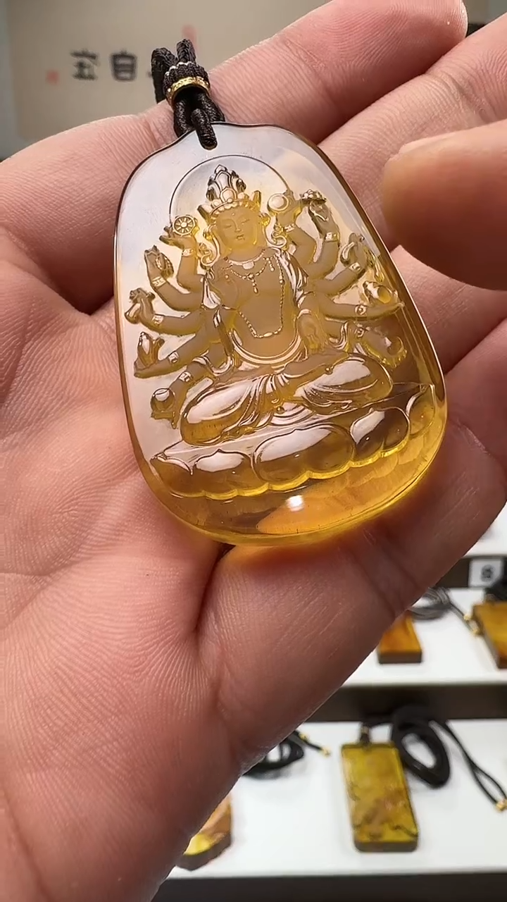 【闪购商品】琥珀吊坠(不含链)未镶嵌缅甸琥珀千手吊坠生肖鼠