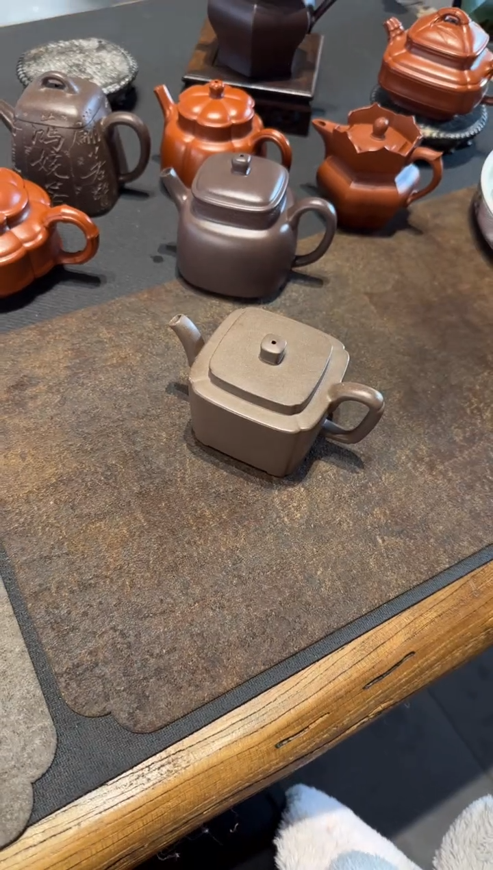 【闪购商品】紫砂茶壶同春 套组【一壶一杯一杯垫】