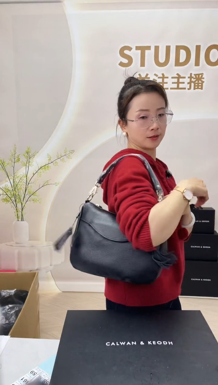牛皮CALWAN KEODH包包特卖