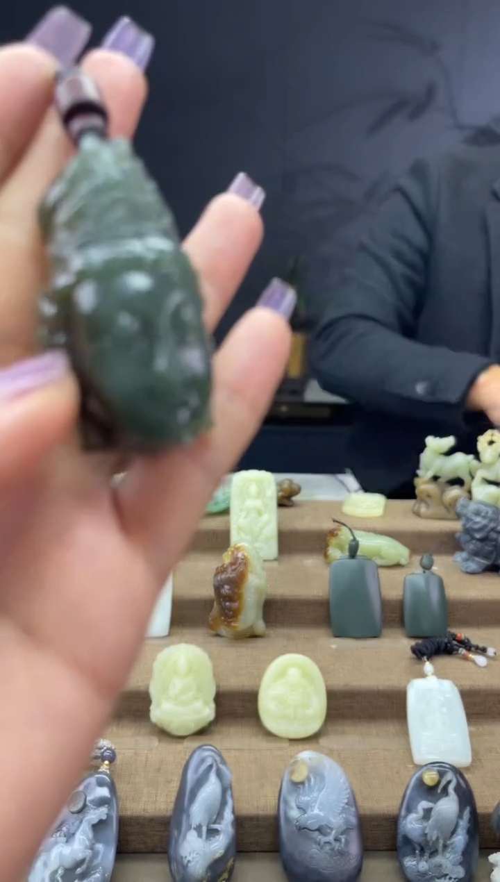 颈饰未镶嵌和田玉1