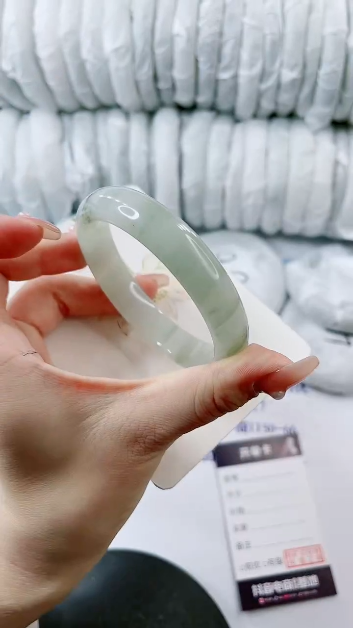 【闪购商品】石英质玉手镯未镶嵌0682817217-多样性发货