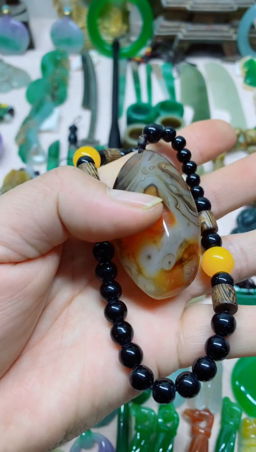 【闪购商品】白玉菩提吊坠直播间的实时画面