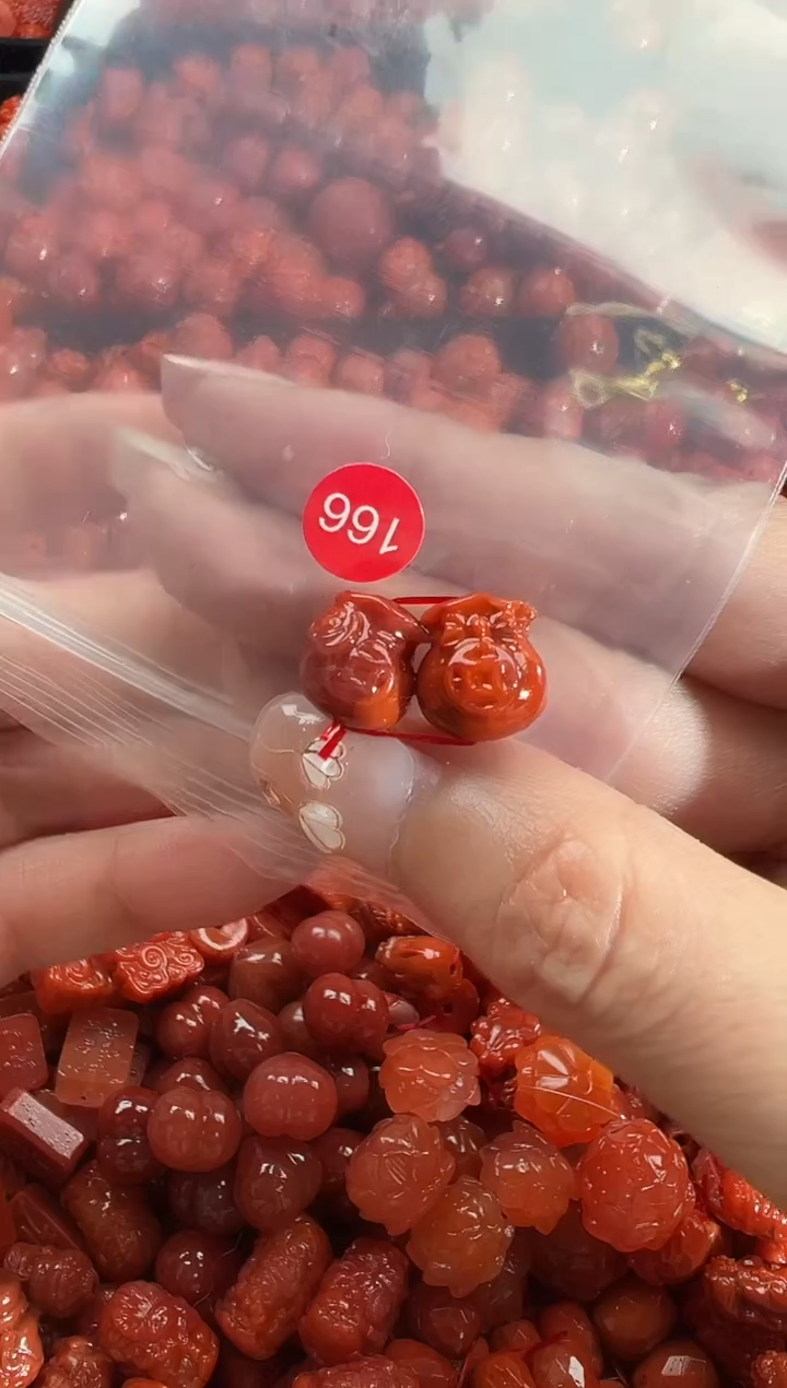 颈饰未镶嵌南红玛瑙1