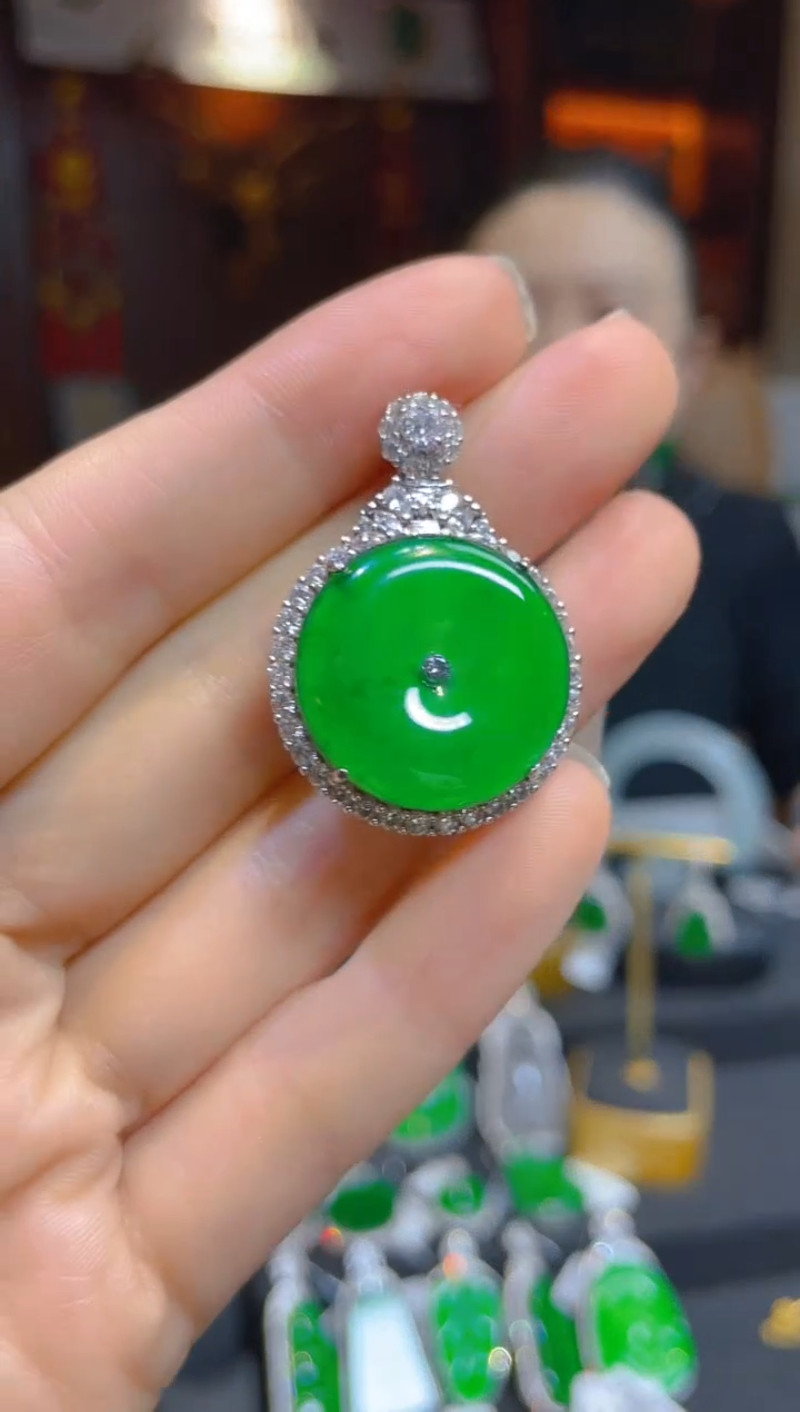 【闪购商品】翡翠颈饰银S925镶嵌108378天然A货翡翠平安扣