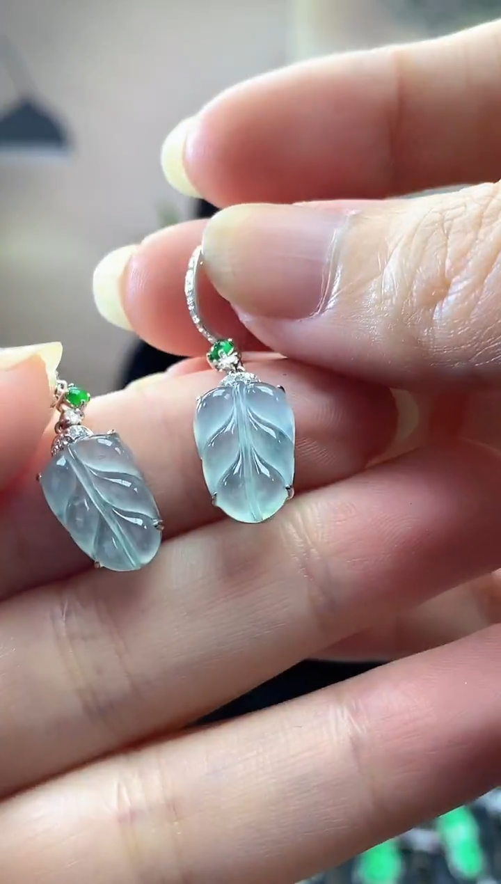 18K金镶嵌翡翠耳饰耳环