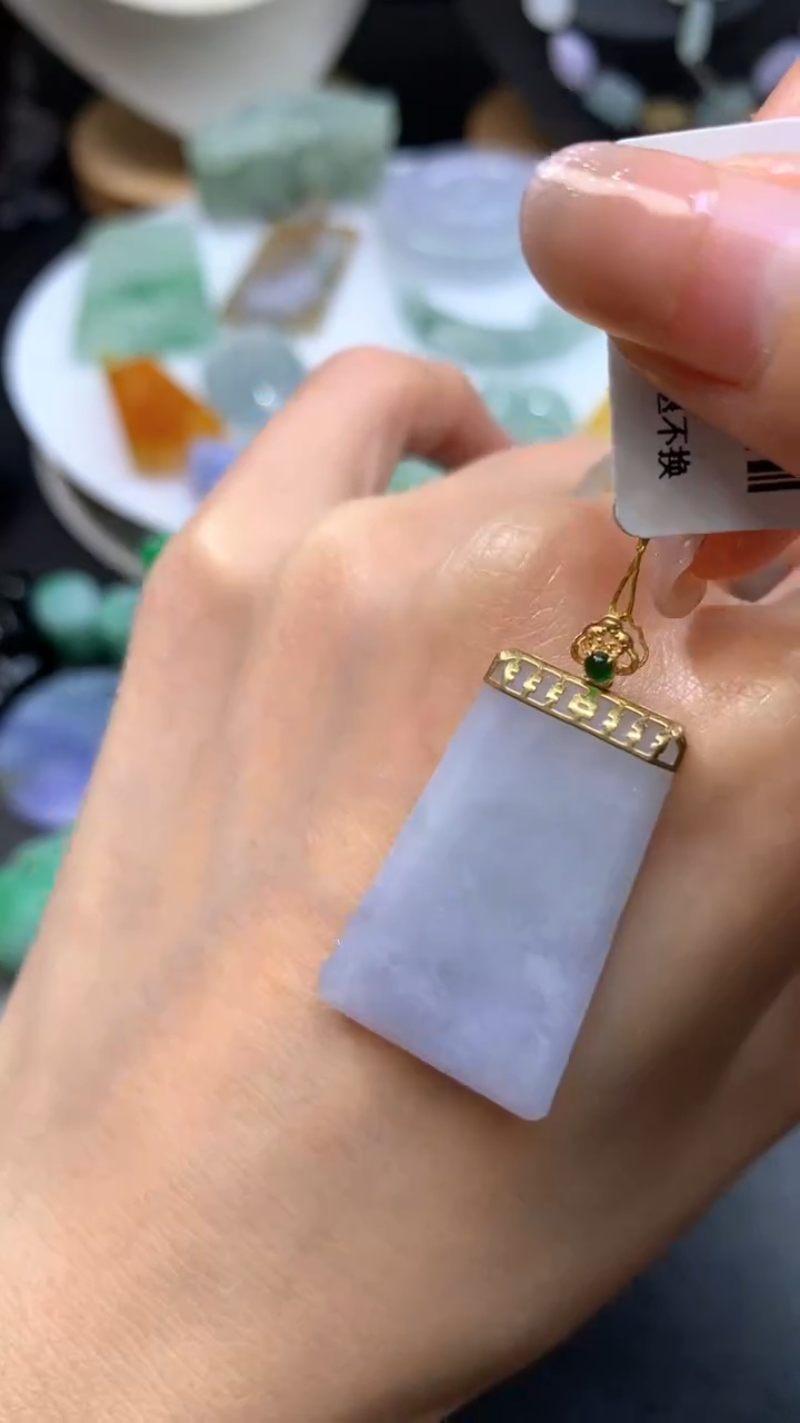 【闪购商品】翡翠颈饰18K金镶嵌翡翠