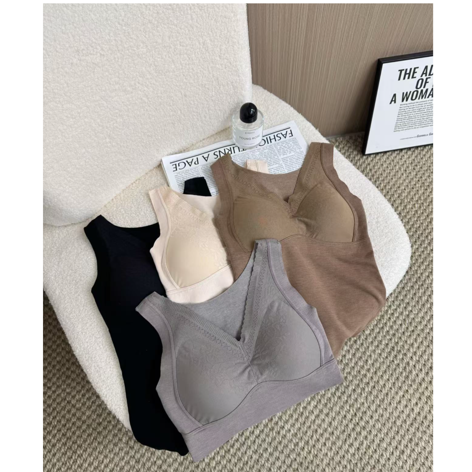 【梓铭】ZM2421~主播严选推荐～德容背心上衣（自带胸垫 ）