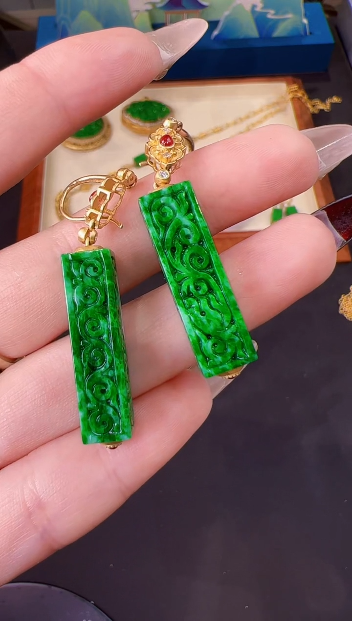 【闪购商品】翡翠耳饰18K金镶嵌耳环