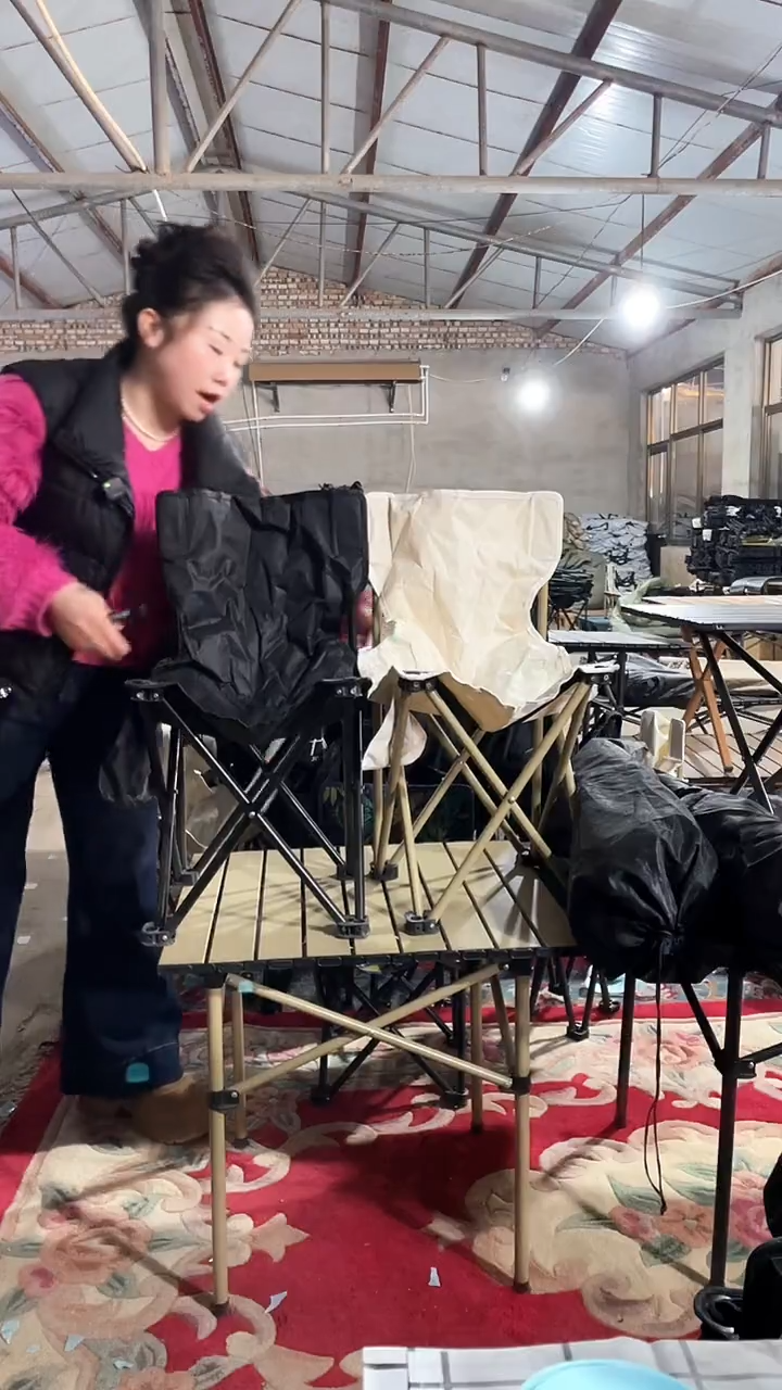 铁生锈  中号  折叠靠背  颜色随机