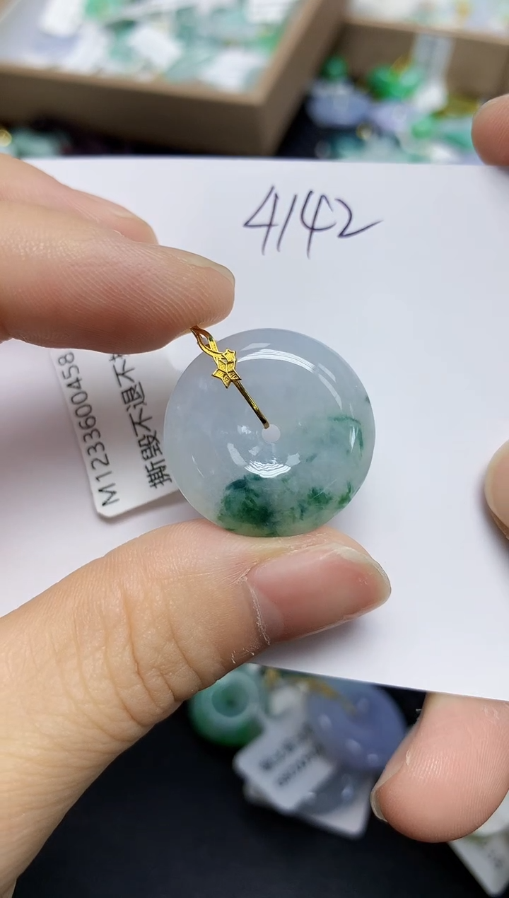 翡翠18K金镶嵌颈饰天然缅甸翡翠A货