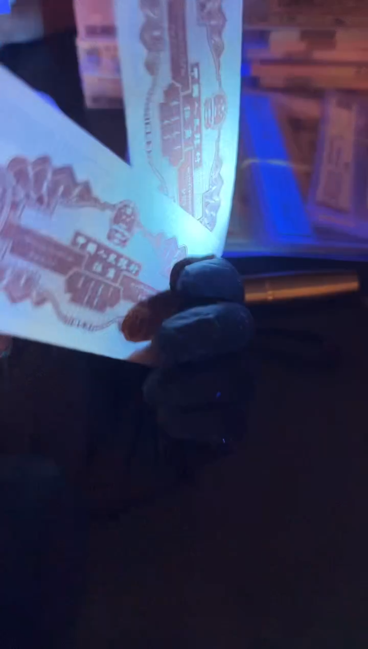 水坝随号带4单张。。。。
