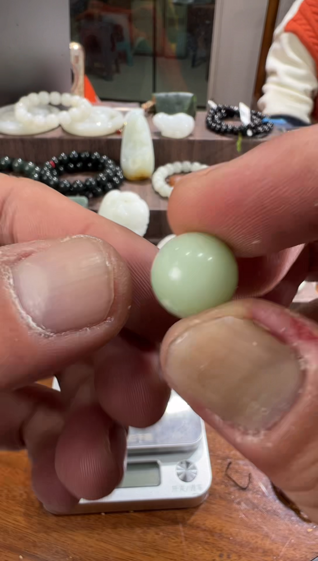 和田玉散珠黑羊洞碧玉卡12mm单珠