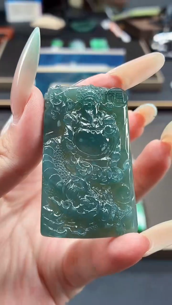 翡翠未镶嵌颈饰DLZ25081193