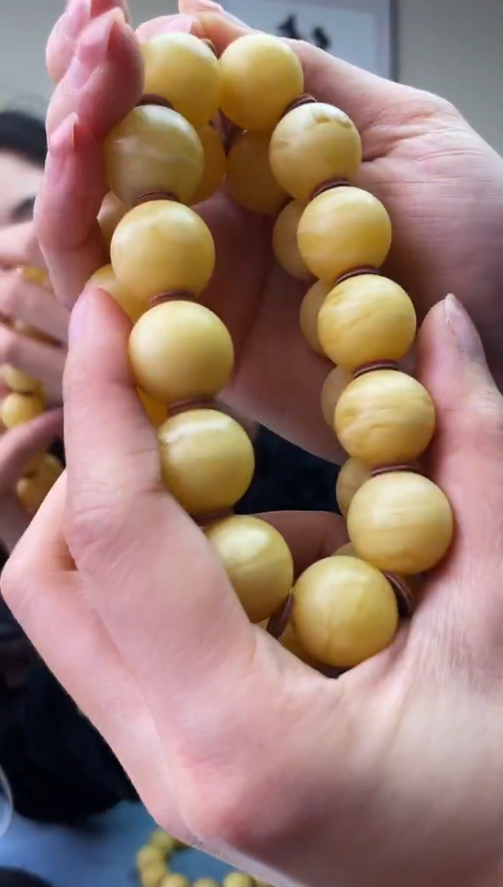 琥珀未镶嵌珠宝奇石T039假一罚十，多样性发一件