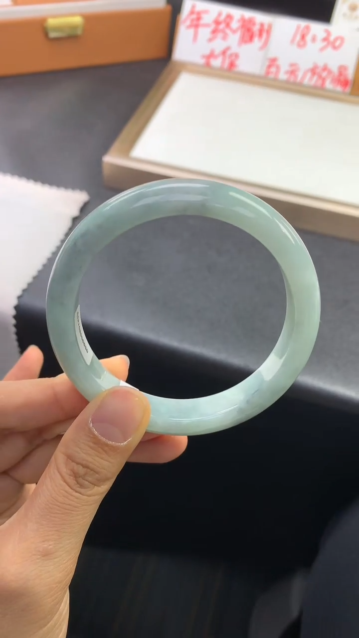 未镶嵌手镯翡翠退货需手镯吊牌标签完好