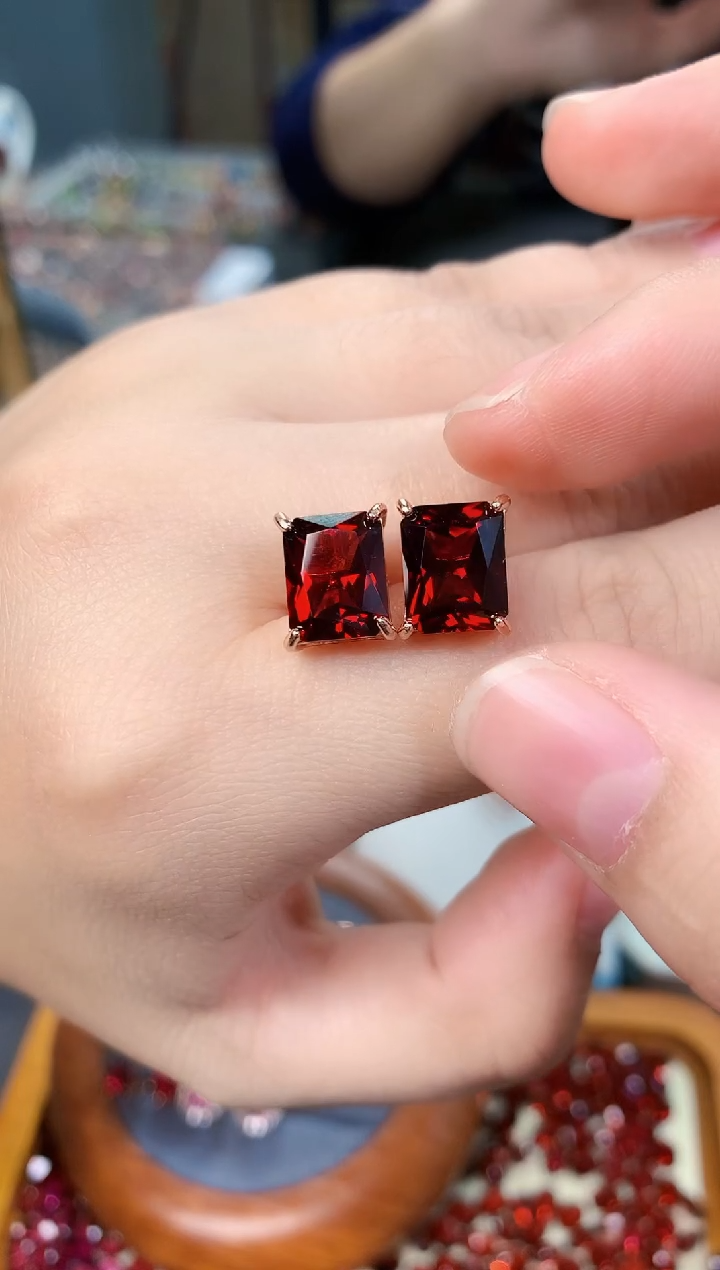 【闪购商品】石榴石耳钉银S925镶嵌天然