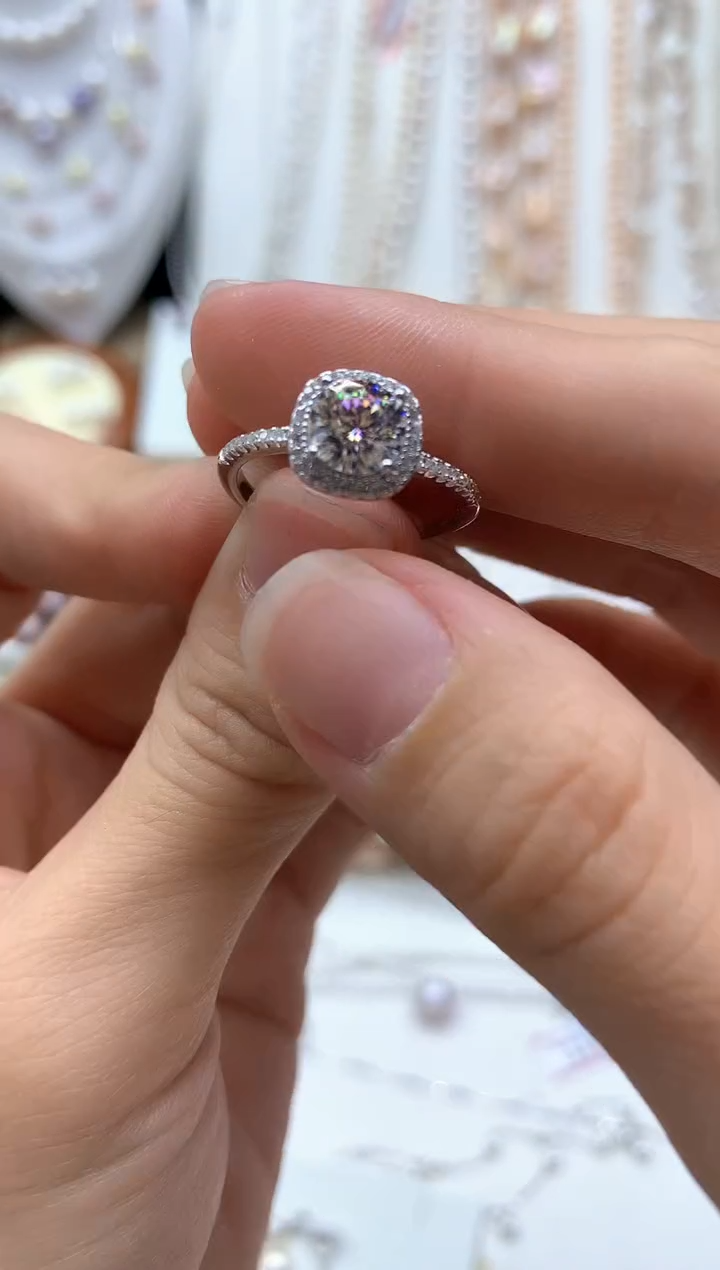 925银合成碳硅石戒指