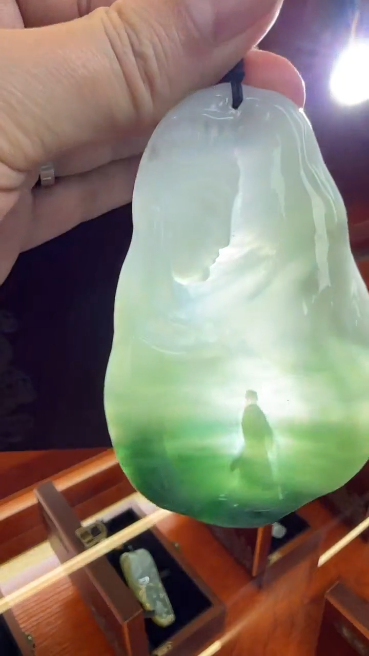 【闪购商品】翡翠挂件未镶嵌国雕谢林工（定制退货扣1000元）