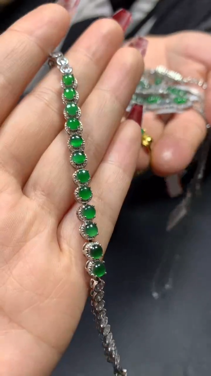 【闪购商品】翡翠手链未镶嵌0095512794多样性发一