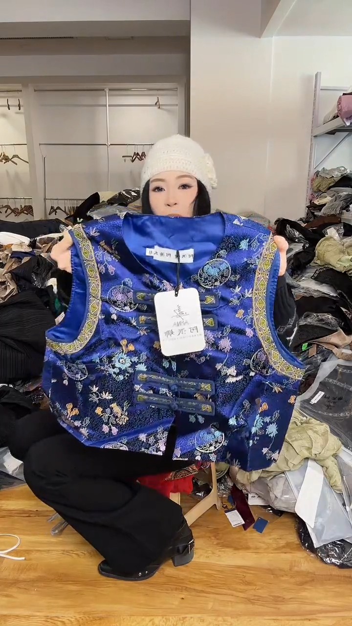 马甲       M码       80-110斤