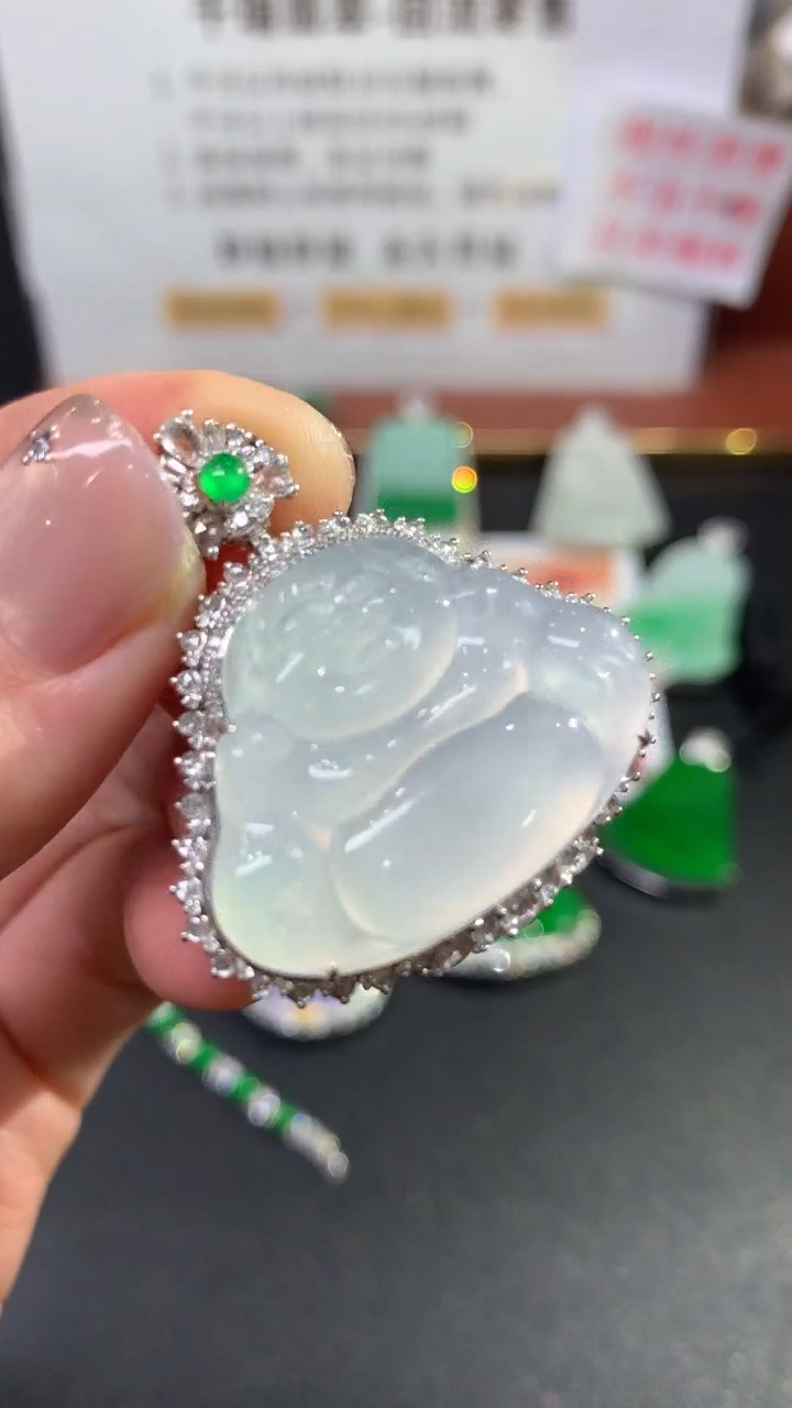 【闪购商品】翡翠吊坠(不含链)18K金镶嵌佛公回流不退不换|19800+0