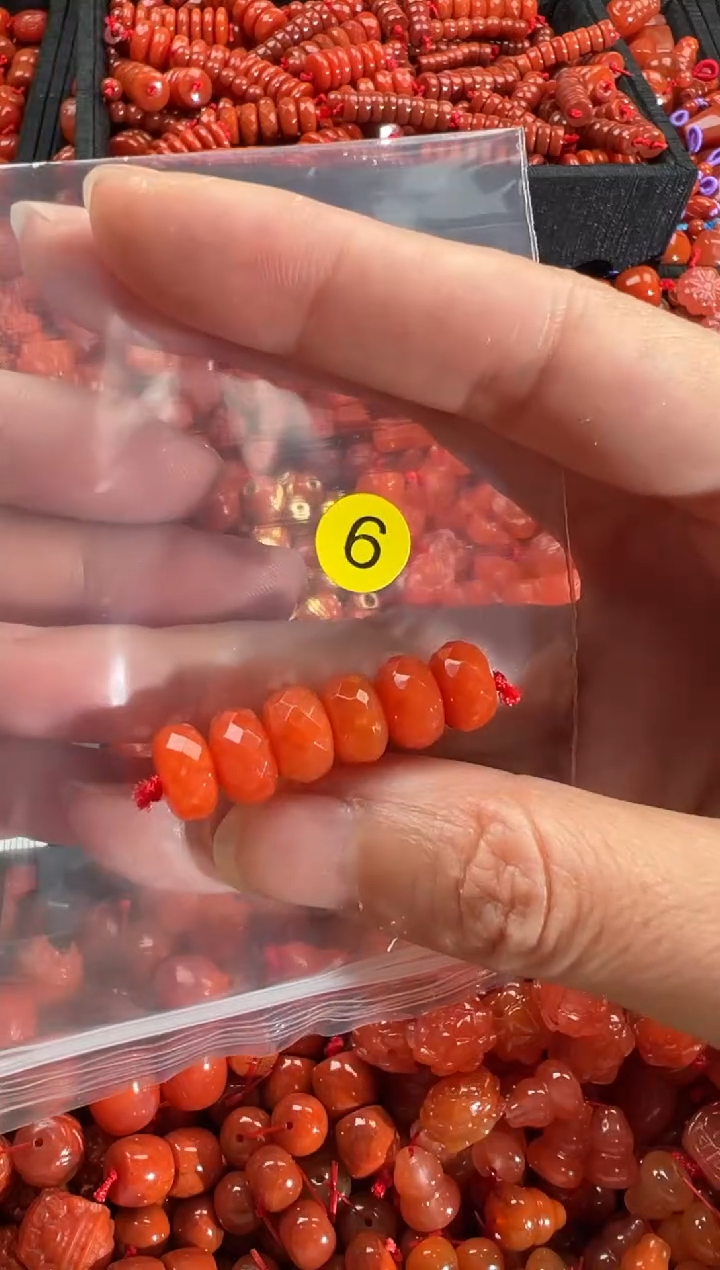 【闪购商品】南红玛瑙颈饰未镶嵌1