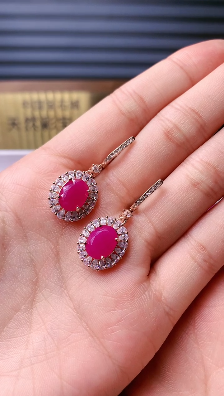 【闪购商品】红宝石耳饰银S925镶嵌........