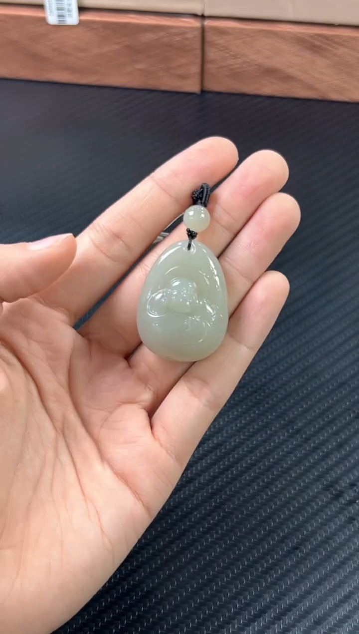 项链未镶嵌和田玉且末微色差近矿