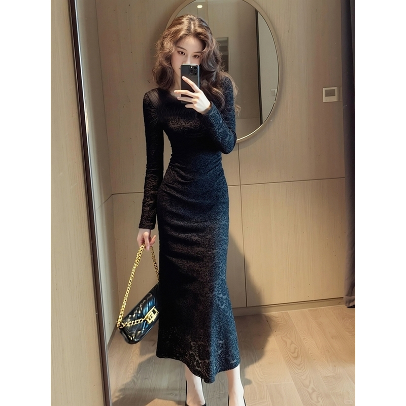 重要场合大方得体穿搭高级感配大衣的打底裙黑色蕾丝连衣裙女秋冬