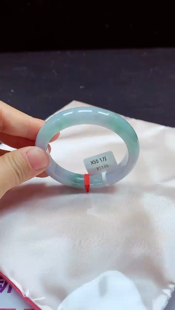 【闪购商品】翡翠手镯未镶嵌镯子55+
