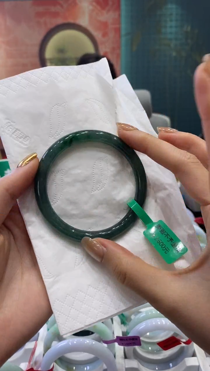 【闪购商品】翡翠手镯未镶嵌多人00234