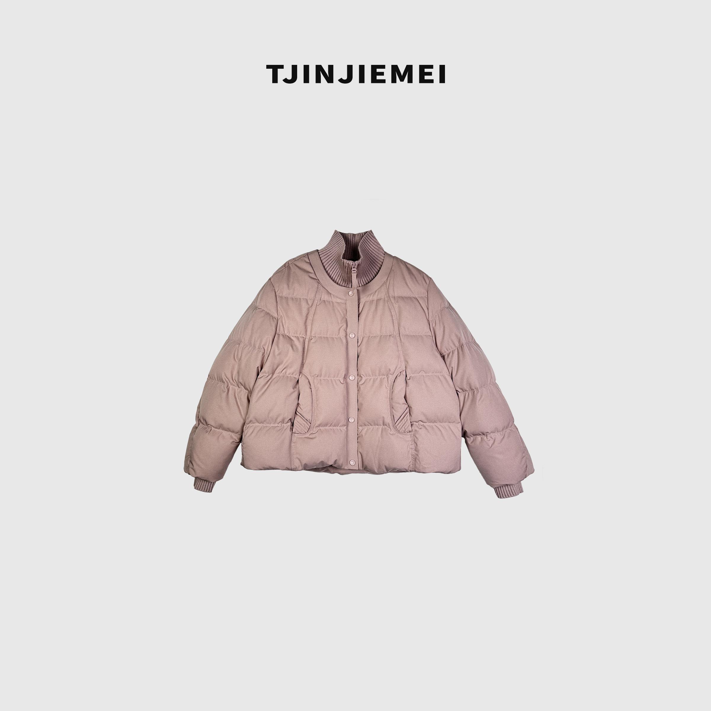 T井姐妹【果粉】设计感毛线立领短款鹅绒服YRF2511-556