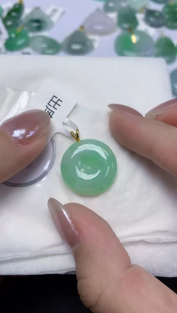 翡翠18K金镶嵌颈饰天然缅甸翡翠A货百元以上9元证书费自理