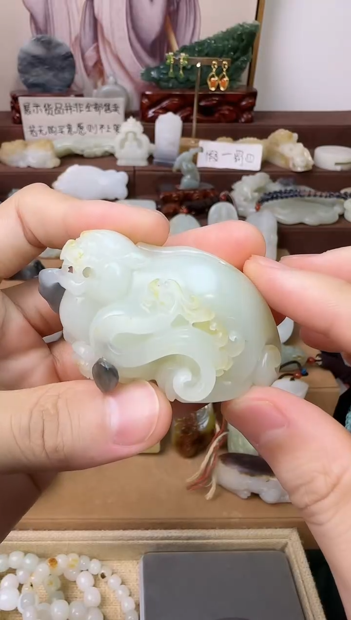 颈饰未镶嵌和田玉法**梦把件