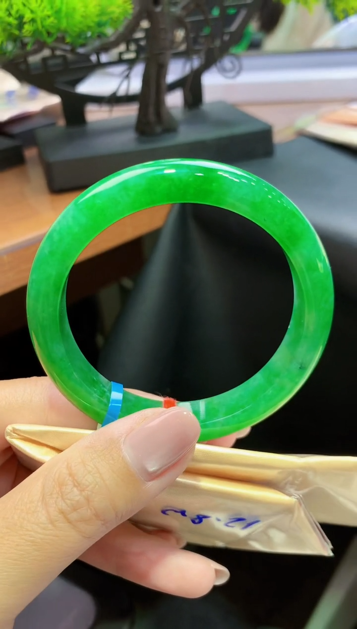 未镶嵌手镯翡翠天然A货缅甸翡翠总价12.8万定金2万