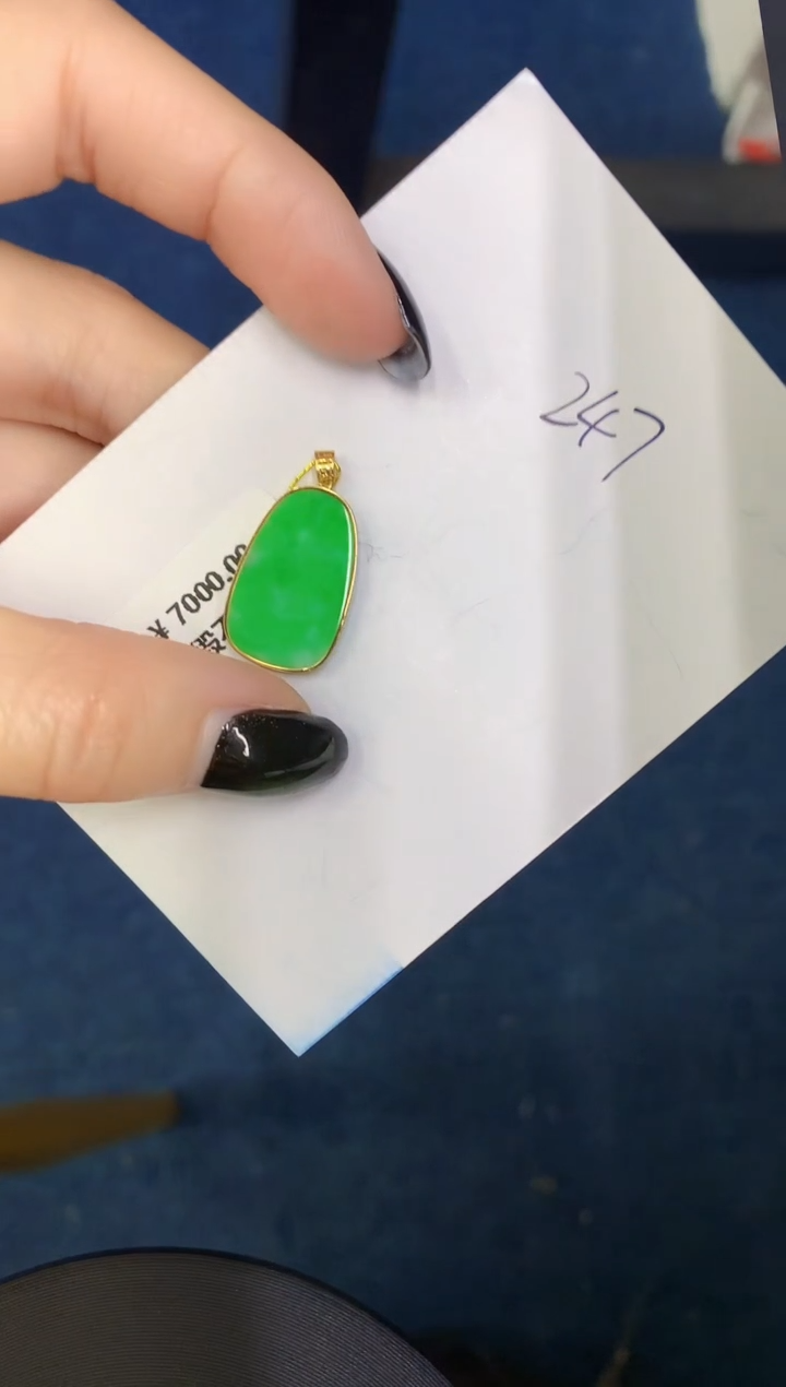 【闪购商品】翡翠18K金镶嵌颈饰00000000000