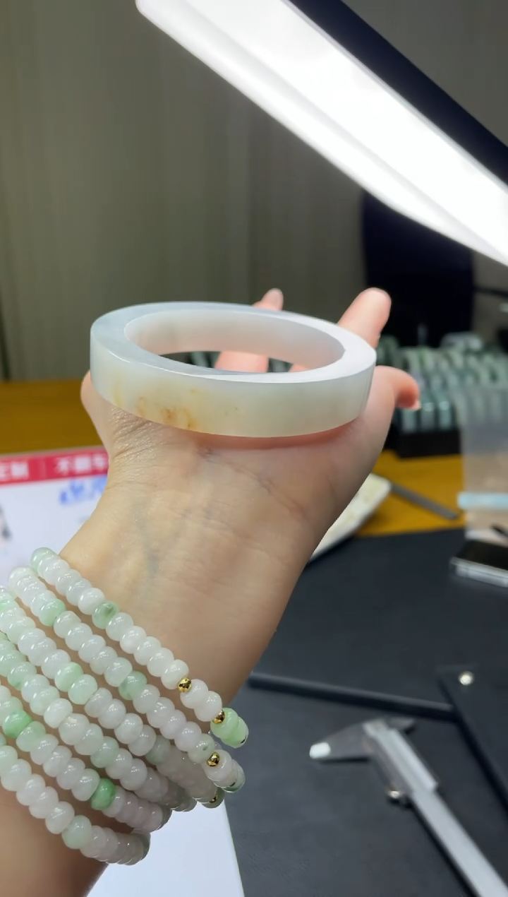 【闪购商品】定制翡翠手镯未镶嵌DDH82012